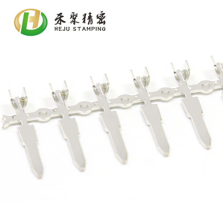 連接器端子、卡類端子、端子